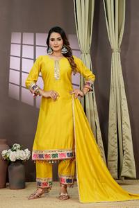 Camca, Fabricante Mayorista Indio, Traje Salwar Kameez Listo para Usar, Top de Seda Amarillo, Pantalón y Dupatta, para Fiestas, Estilo Indio Pakistaní, Neeta - Product Image 3