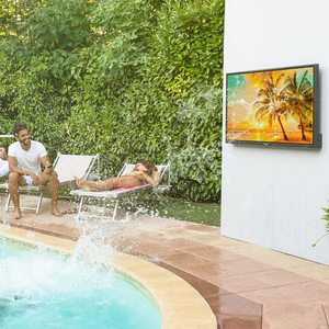 ทีวี LED สมาร์ททีวีกลางแจ้งขนาด 65 นิ้ว 4K UHD กันน้ำ หน้าจอสว่าง ระบบ WebOS สำหรับใช้งานกลางแจ้ง - Product Image 2