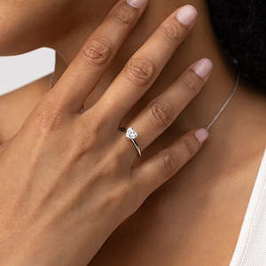Bague Cara Solitaire en or 14 carats avec diamant de laboratoire - Product Image 2