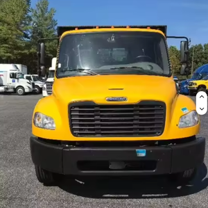 Camion plateau Freightliner M2 d'occasion de qualité supérieure, modèle 2022 - 220 CV, boîte automatique 6 vitesses, prêt à l'exportation mondiale - Product Image 5