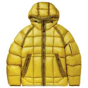 Veste matelassée élégante personnalisée en duvet pour hommes toile d'hiver respirante avec capuche coupe-vent confortable et teint en plaine - Product Image 4