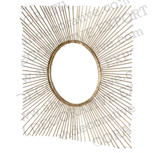 Cadre de miroir décoratif de Noël en fer plaqué or, fabriqué à la main, design moderne, à vendre - Product Image 1