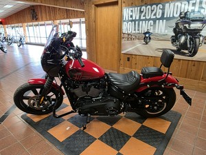 Harley-Davidson Street Bob 114, moto cruiser haut de gamme, performances optimales, durable, toutes saisons, garantie de 3 ans, à vendre - Product Image 4