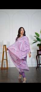 Ensemble Kurti de Haute Qualité en 3 Pièces, Soie Romaine Premium avec Broderie et Travail de Séquence, Kurti Pant Tendance - Product Image 5