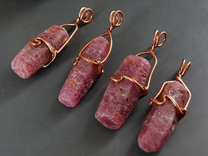 Rubis naturel cristal brut cuivre pendentif fait à la main bijoux à la mode avec fil emballage minéraux cadeau pour enfants et elle - Product Image 5