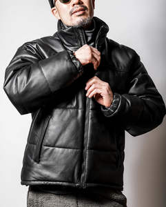 Venta al por mayor de chaqueta de cuero de los hombres de 100% de piel de oveja auténtica de piel de cordero estilo Puffer chaqueta de cuero de calidad fina teñida - Product Image 1
