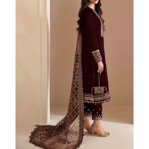 Prix raisonnable élégant broderie velours robe tissu doux hiver velours robe culturelle meilleure vente robe de mariée en velours - Product Image 5