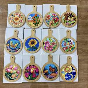 เขียงไม้เพ้นท์มือจากเวียดนาม ผลิตจากไม้ธรรมชาติ สำหรับตกแต่งห้องครัวและเสิร์ฟอาหาร - Product Image 5