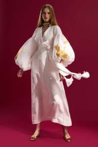 2026 nuevo vestido Maxi de lino blanco elegante al por mayor con mangas de grulla bordadas doradas cintura con cinturón vestido bohemio de lujo para mujer - Product Image 4