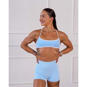 Shorts de Yoga de Cintura Alta Strong Is Beautiful Fusion 4 - Ajuste Ceñido, Cintura Elástica, Diseño Abierto - Product Image 4
