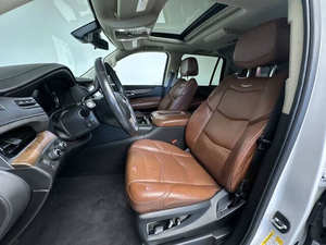 Usado 2020 C * adillac Escalade Lujo - Product Image 3