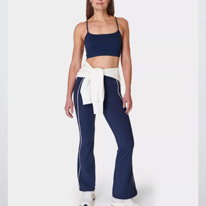 Logotipo personalizado para mujer Cinturón sólido Gimnasio Fitness Conjuntos Traje de Yoga de dos piezas Leggings Sujetador Tallas grandes Trajes deportivos personalizables - Product Image 3