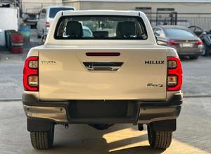 Toyota Hilux Revo 2023 Usada en Perfectas Condiciones de Funcionamiento y en un Estado Impecable - Product Image 3