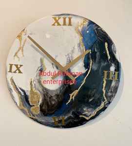 Un fournisseur indien offre une horloge à quartz de luxe personnalisable en résine époxy pour cadeaux personnalisés et décoration intérieure - Product Image 4