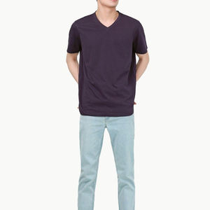 T-shirts à col en V bleus pour hommes sur mesure de haute qualité coupe régulière à séchage rapide avec motif d'impression numérique tissu tricoté en gros - Product Image 1