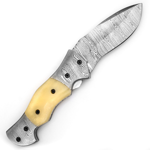 Cuchillo de supervivencia para acampar de bolsillo plegable de acero de Damasco de tamaño personalizado con mango de hueso Cuchillos tácticos con bolsa de cuero. - Product Image 2