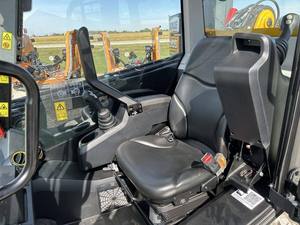 Minicargadora Compacta Teleskid 3TS 8T con Cabina Cerrada Amarilla, Equipo de Construcción - Product Image 6