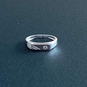 Anillo liso de Plata de Ley 925 al por mayor, joyería de banda de plata minimalista unisex para minoristas y exportadores de joyería a granel - Product Image 2