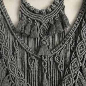 Grande toile de fond en macramé noir Tenture murale Boho Art moderne Cadeau unique pour une décoration murale élégante idéale Prix abordables - Product Image 3