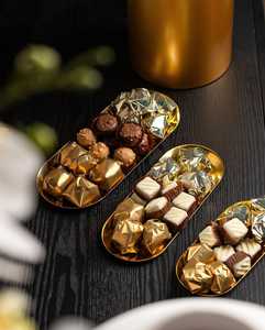 Bandeja de chocolate de metal brillante con artesanía artística para presentar chocolates en bodas y mesas de fiesta - Product Image 5