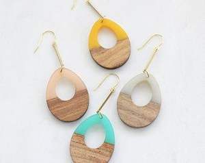 Pendientes de gota de madera tallada Vintage para mujer para ocasiones de boda - Product Image 2