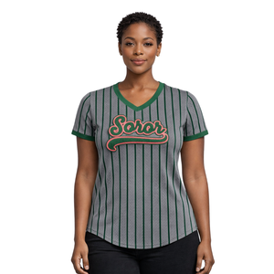 Jersey de Béisbol Soror Pullover Color Gris Acero 08, Jersey Casual Elegante para Hermandad Universitaria Femenina en Rosa y Verde - Product Image 1