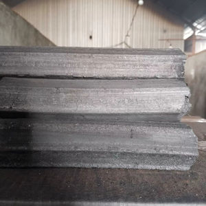 Carbón de Aserrín Eficiente con Fuego Duradero para un Uso Limpio y Confortable - Product Image 1