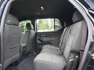 Negro usado 2024 Chevrolet Traverse LT Cloth AWD con asientos de tela de tercera fila Asientos Sistema de navegación Asientos calefactables Arranque remoto - Product Image 5