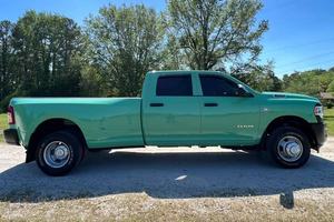 RAM 3500 TRADESMAN CREW CAB 4X4 2022, TRÈS PROPRE, MOTEUR TURBODIESEL CUMMINS HAUTE PERFORMANCE, 4X4, PRÊT À LIVRER - Product Image 5