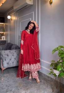 Nouvelle collection de robes et de palazzo brodés Alia Cut pour femmes, vêtements décontractés disponibles au meilleur prix depuis l'Inde - Product Image 4