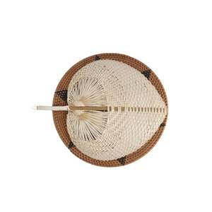 Abanicos de Hoja de Palma Trenzados Coloridos, Precio de Fábrica 2025, Artesanía de Bambú Hecha a Mano, Listos para Exportar, Artículos de Decoración para Bodas, Abanico de Mano - Product Image 5