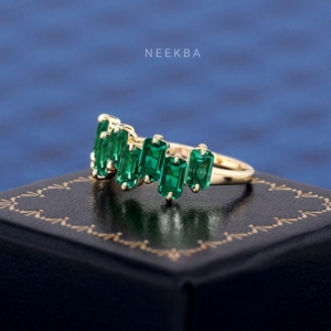 Emerald Cut Lab-Grown Emerald Bague en or massif 10K May Bague en pierre de naissance Bague unique émeraude faite à la main Cadeau d'anniversaire pour elle - Product Image 4