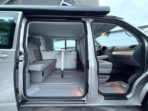 Volkswagen T5 California Comfort Line usata del 2015, grigia, 140 CV, 4 cilindri, 4 porte, diesel, Euro 5, cambio manuale, guida a sinistra - Product Image 5