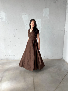 เดรสผ้าลินินแขนกุดสีน้ำตาลช็อกโกแลตชุดแมกซี่เดรสแบบพันรอบฤดูร้อน - Product Image 6