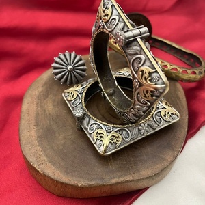 Conjunto de brazaletes cuadrados de plata oxidada simple, diseño para mujer para fiesta de boda, colección étnica tradicional y de recepción - Product Image 1