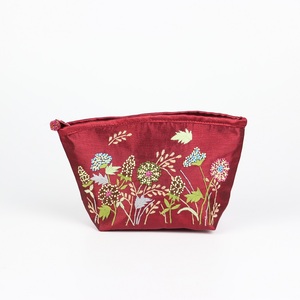 Bolso de tafetán clásico de poliéster con cremallera ecológica, con apertura curva y cuentas de vidrio cosidas a mano, diseños de "Flores y césped" - Product Image 3