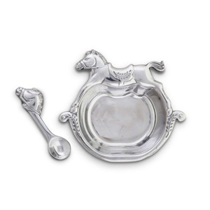Bol d'alimentation en métal pour bébé avec cuillère Assiette en aluminium au design cheval Cuisine domestique et bol de table en métal avec écrous et fruits secs - Product Image 1