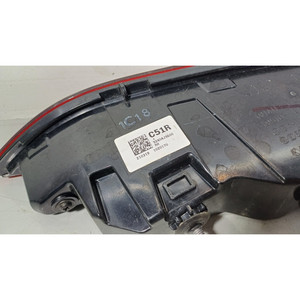 LUZ DE FRENO TRASERA DERECHA INTEGRADA EN LA PUERTA HYUNDAI Kona Serie 92404J9500 D4FE (17>) - Product Image 4