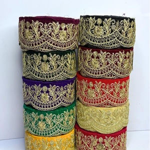 Adornos de encaje bordados Zari Premium hechos a medida con ricos motivos florales y hilos dorados. Ideal para bodas y moda festiva - Product Image 1