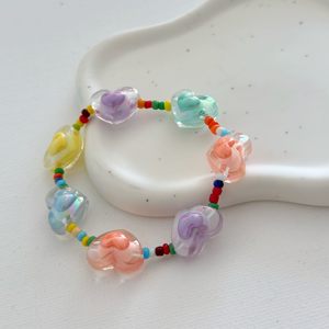 สร้อยข้อมือลูกปัดหัวใจสีรุ้งสำหรับเด็กผู้หญิงเครื่องประดับพลาสติกยืดหยุ่นน่ารักพร้อมชุบทองสายสแตนเลสและหินมุก - Product Image 4