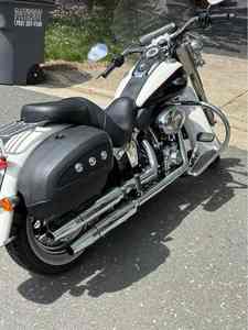 Motocicleta Harley-Davidson Softail Classic Cruiser Usada del 2011, Estilo Cómodo, Control de Conducción, Obra Maestra, Origen Estadounidense - Product Image 2