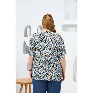Blusa con cuello mandarín y estampado de margaritas azules para mujer, talla grande, de RMG, top cómodo de tela de viscosa - Product Image 5