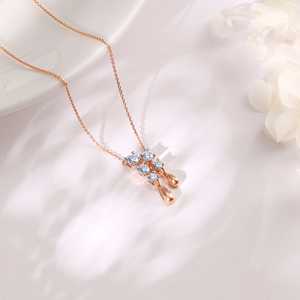 ชุดสร้อยคอและต่างหูเพชรสีโรสโกลด์ที่สวยงาม - Product Image 2