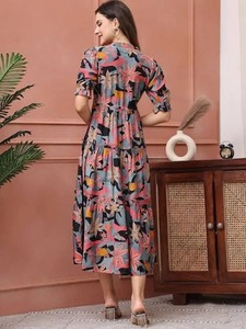 Robe florale en coton 100% imprimé à la main en Inde pour filles - Vêtements de voyage d'été Fête d'anniversaire Douce Naturelle Écologique Vente - Product Image 3