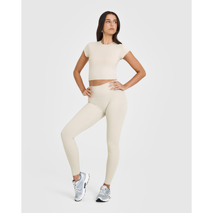 Camiseta de algodón Sand 100% para mujer, camiseta informal ligera, suave, transpirable y elegante, camiseta de entrenamiento de gimnasio de ajuste relajado de diseñador - Product Image 3