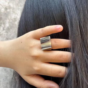 Bague en corne de buffle naturelle antique, incrustation religieuse moderne, écologique, faite à la main, artisanat personnalisé, objet de collection, fiançailles - Product Image 1