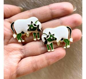 Boucles d'oreilles en émail de conception de vache multicolore sur mesure beaux clous d'animaux bijoux en laiton Style mignon pour les mariages fêtes - Product Image 5