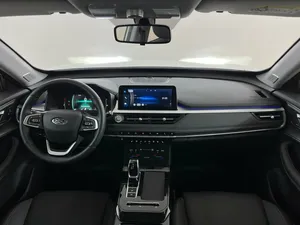 2024 XCETE X-CROZZ 7 Auto Matic Turbo SUV with Leather Seats R18 Tires Aluminium Alloy Roof Rack <b>Panoramic</b> Sunroof LED Lights - Product Image 6