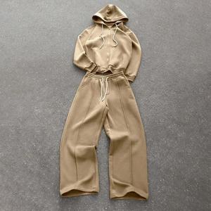 Survêtement pour femme marron camel, veste à capuche zippée intégrale épaisse et pantalon large assorti, marque privée OEM Trackstar - Product Image 5