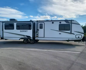 Autocaravana Usada Crossroads S-u-n-s-e-t T-r-a-i-l 330SI 2022, Remolque de Viaje Personalizado para Todoterreno - Product Image 2